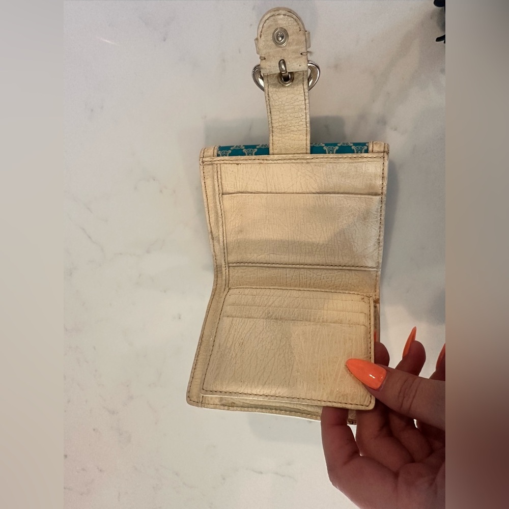 š©µš¤ Celine Buckle Wallet š¤š©µ - Picture 4 of 6